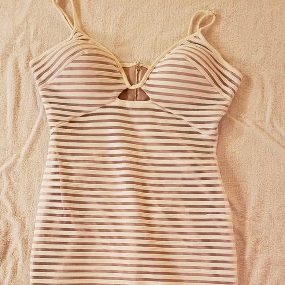 Bebe spegetti strap v-neck - Picture 4 of 8